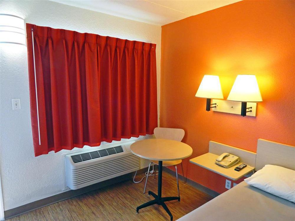 Hotel 41 - Evansville, In 2*